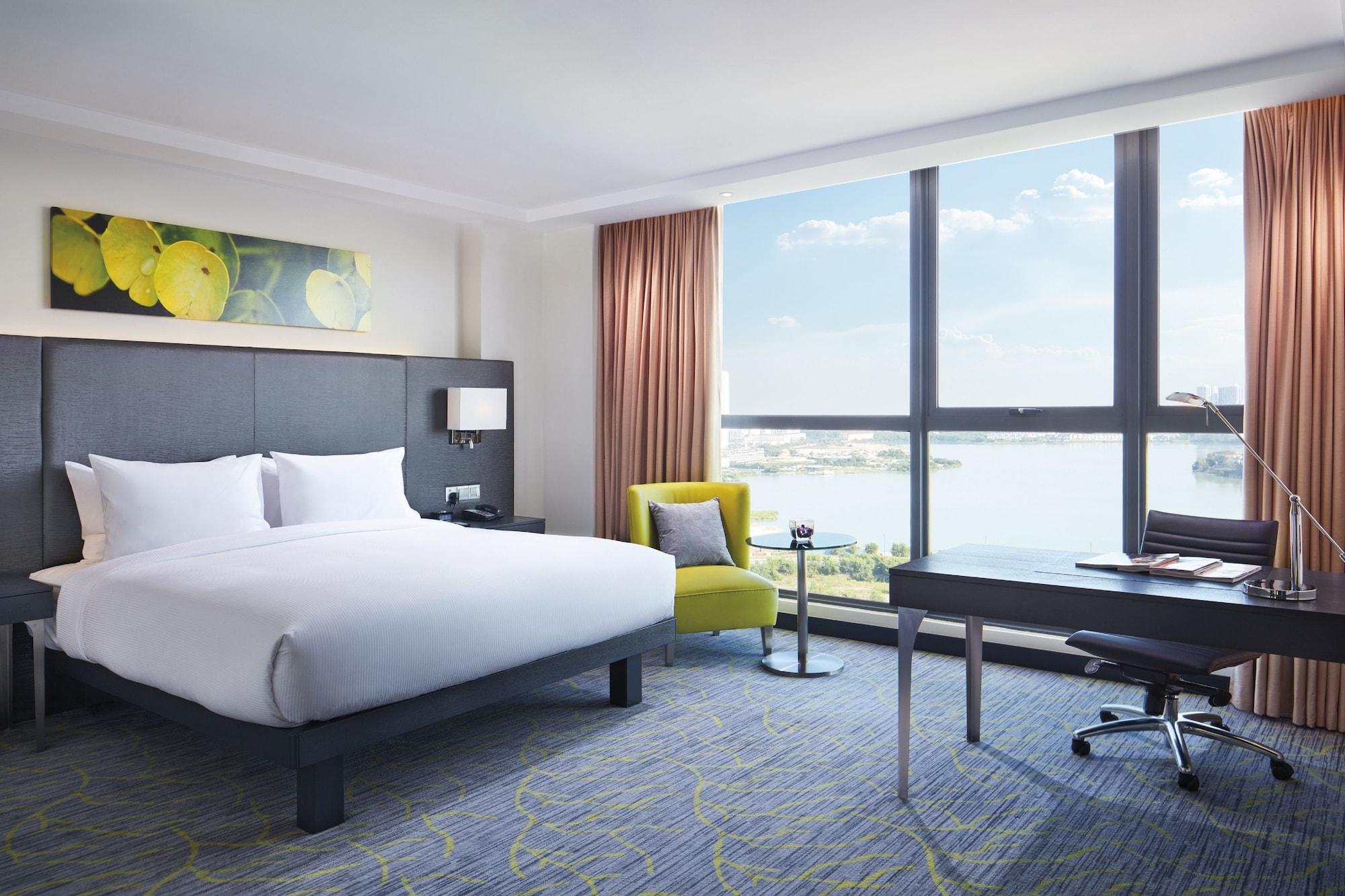 Hilton Garden Inn Пучонг Экстерьер фото