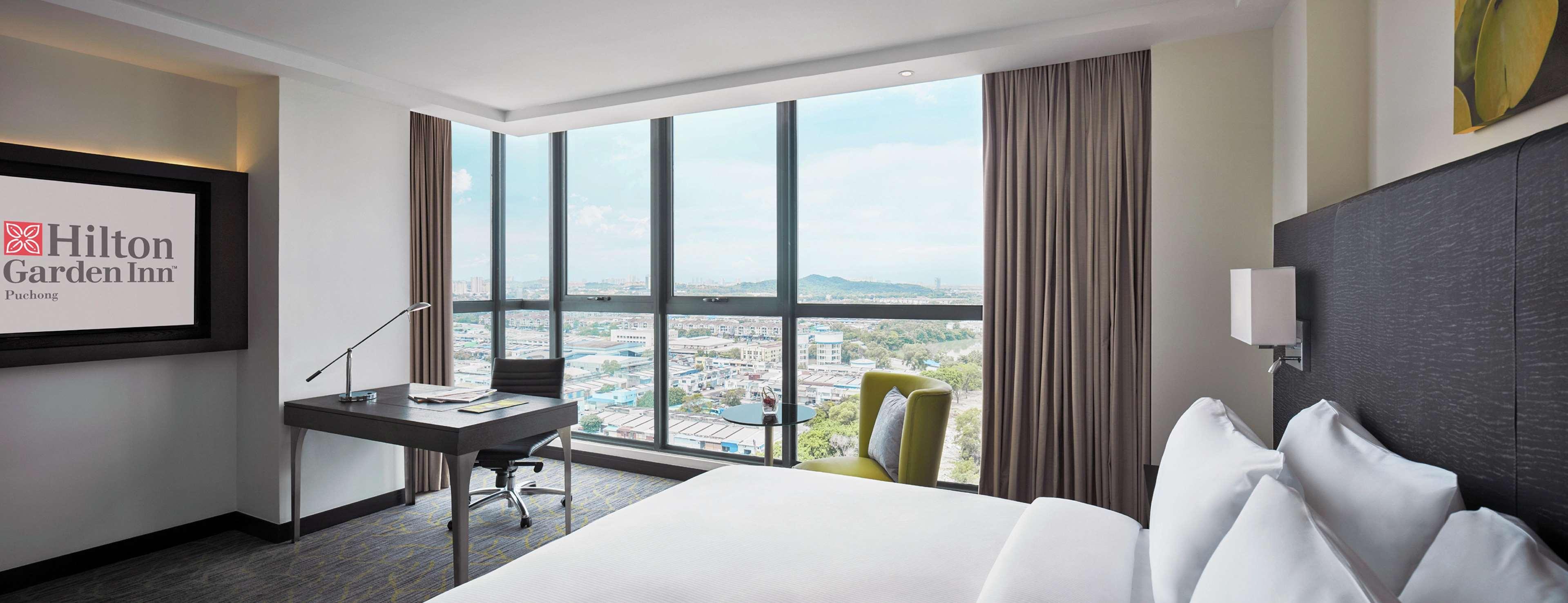 Hilton Garden Inn Пучонг Экстерьер фото
