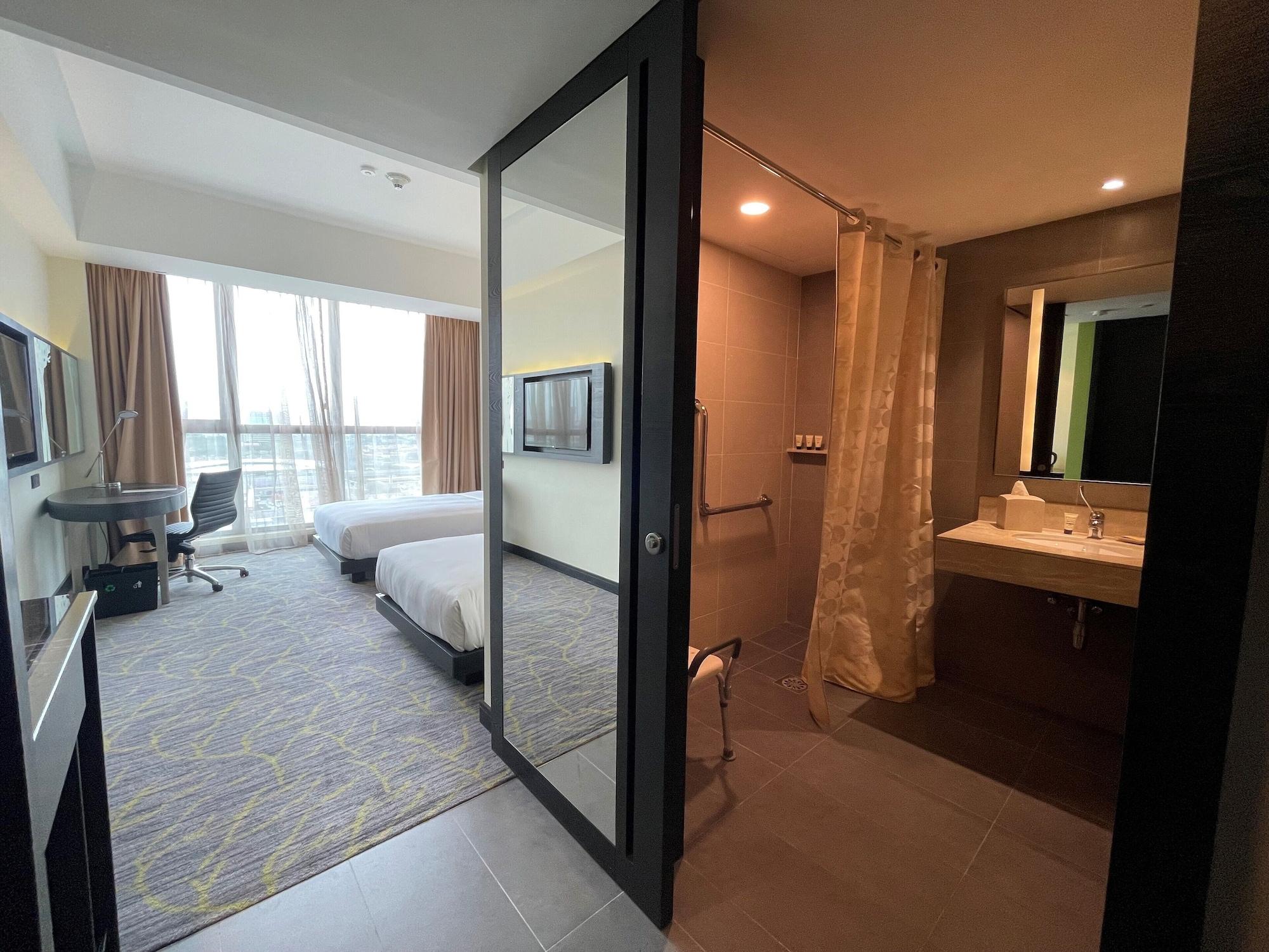 Hilton Garden Inn Пучонг Экстерьер фото