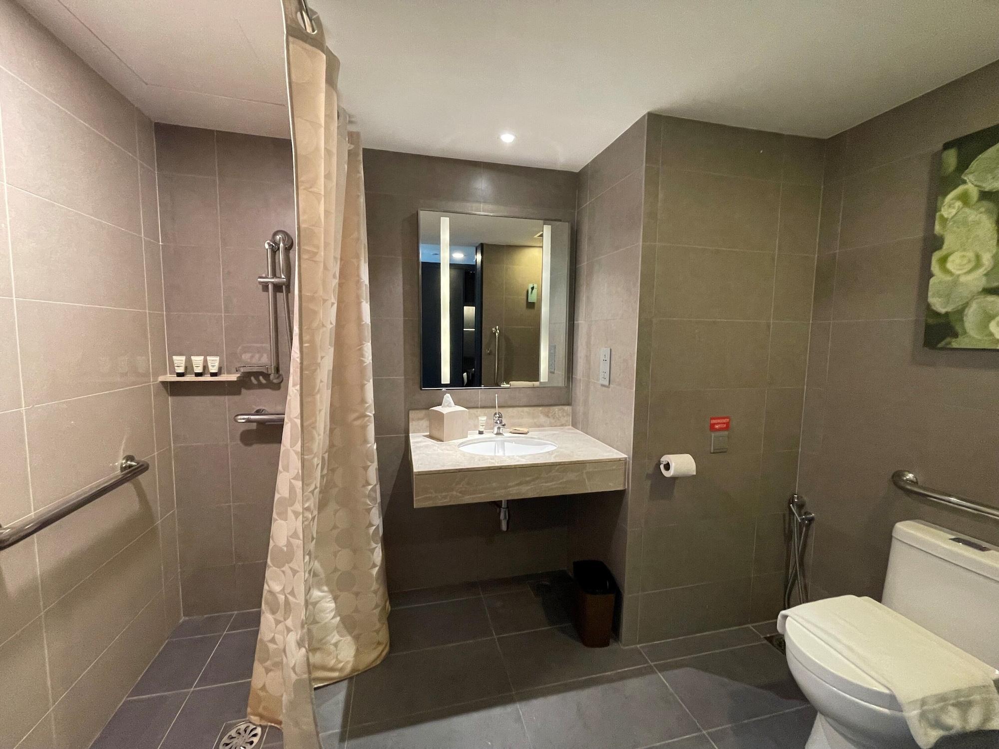 Hilton Garden Inn Пучонг Экстерьер фото