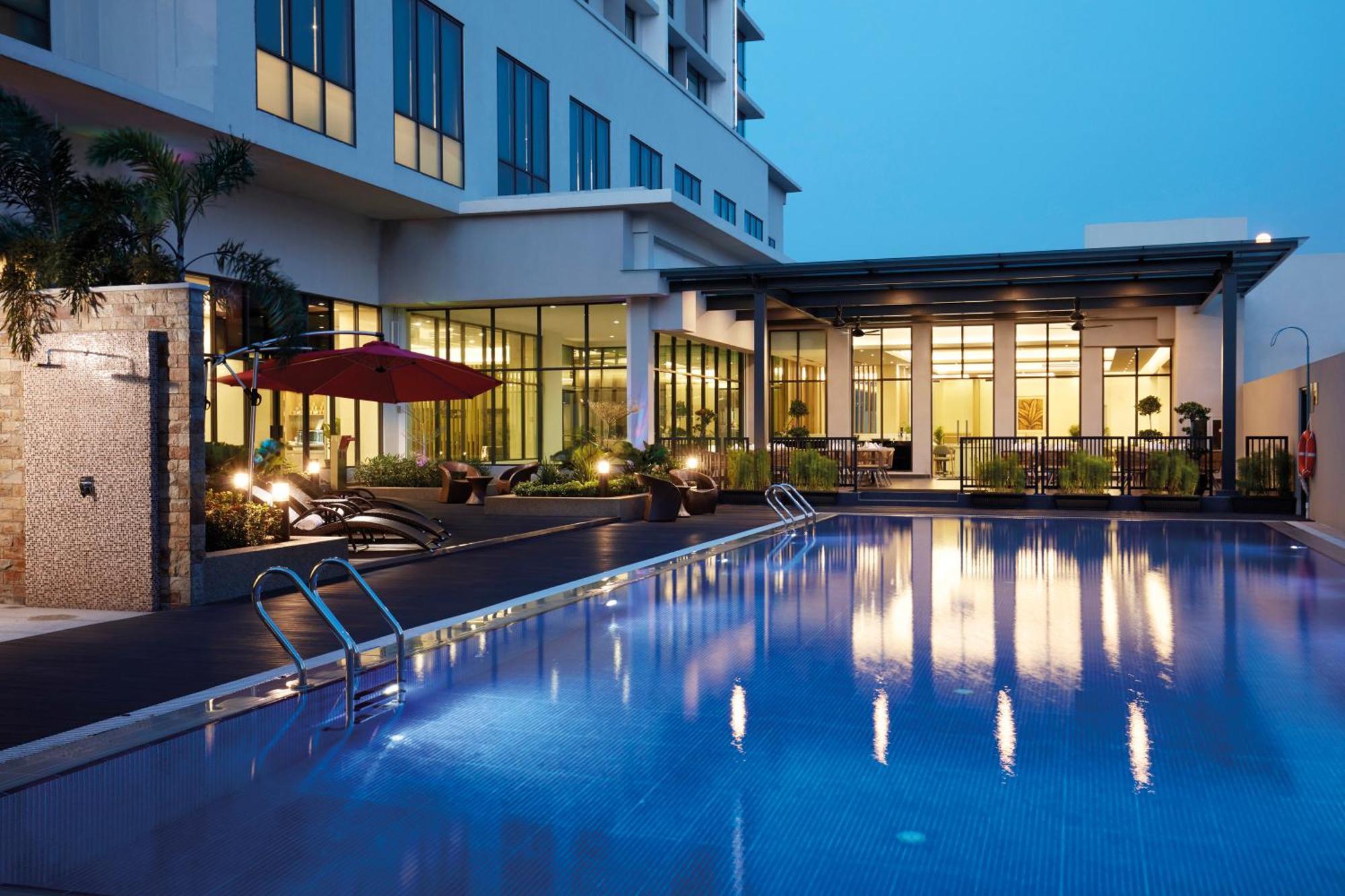 Hilton Garden Inn Пучонг Экстерьер фото