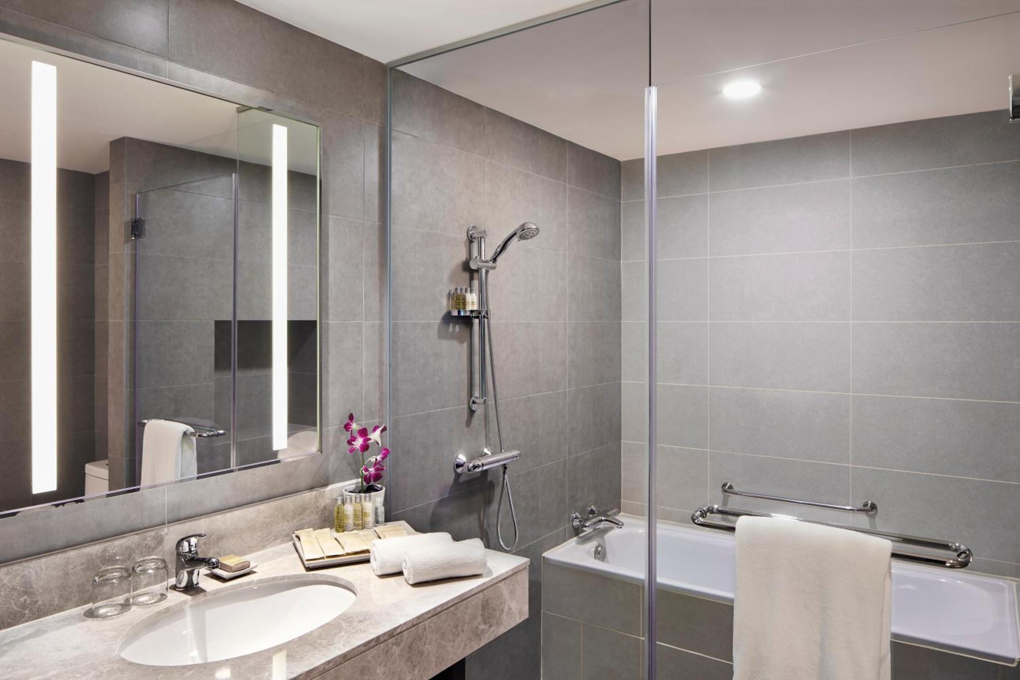 Hilton Garden Inn Пучонг Экстерьер фото