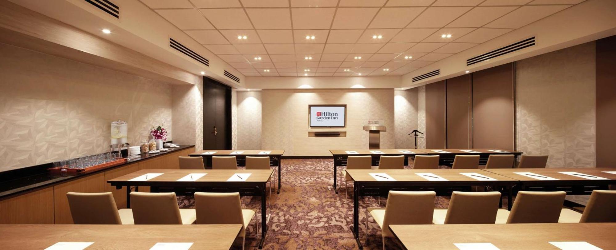 Hilton Garden Inn Пучонг Экстерьер фото