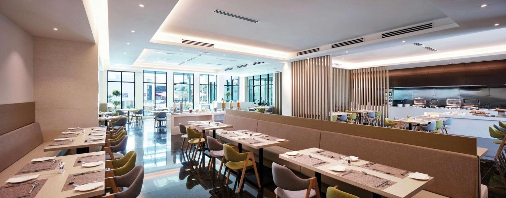 Hilton Garden Inn Пучонг Экстерьер фото