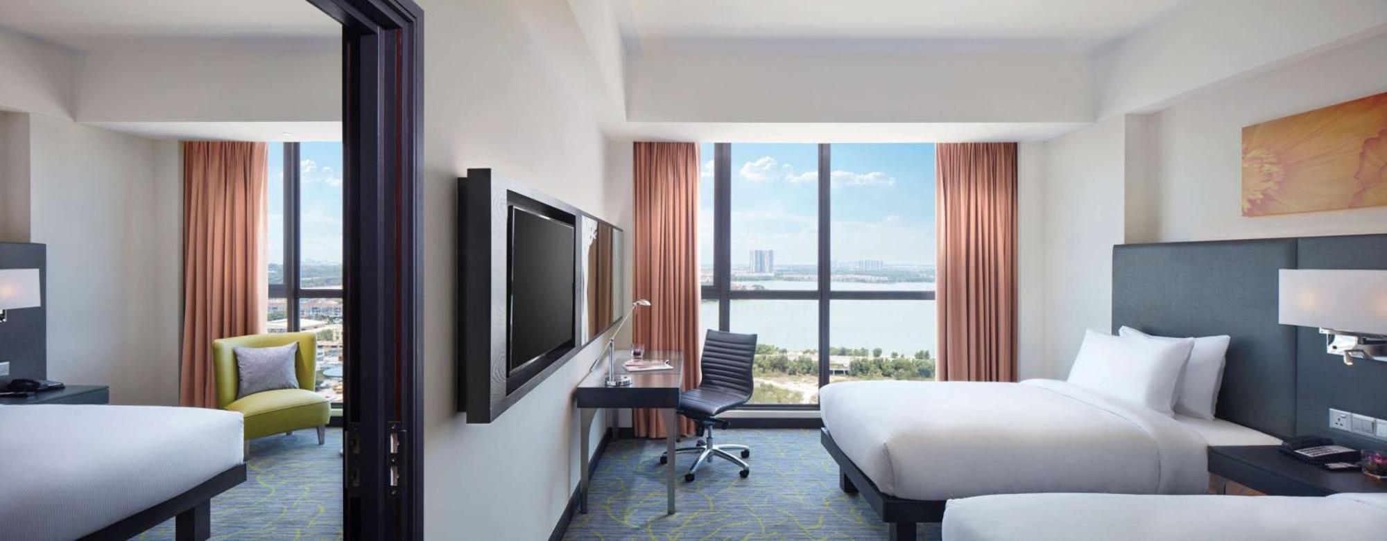 Hilton Garden Inn Пучонг Экстерьер фото