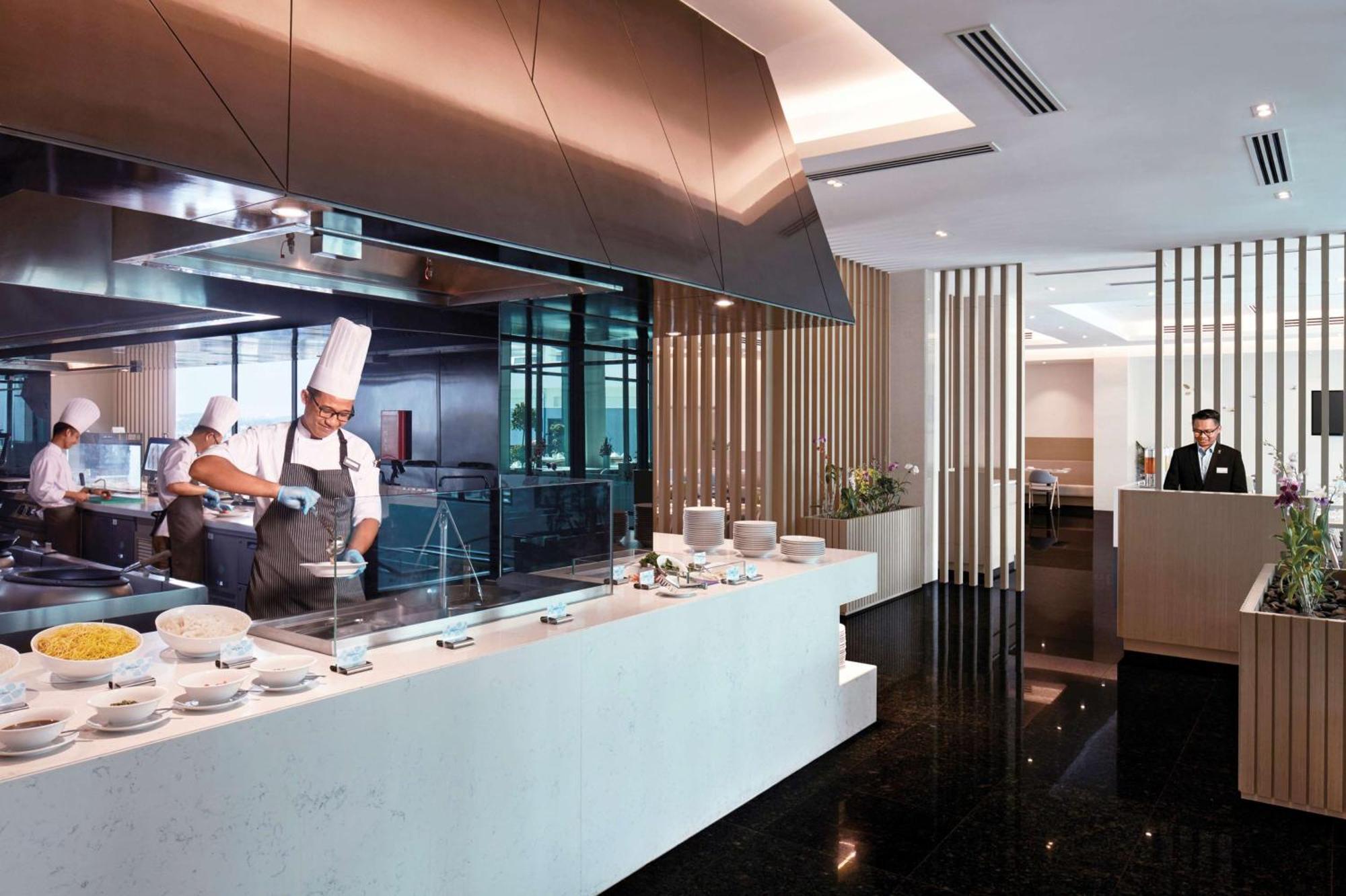 Hilton Garden Inn Пучонг Экстерьер фото