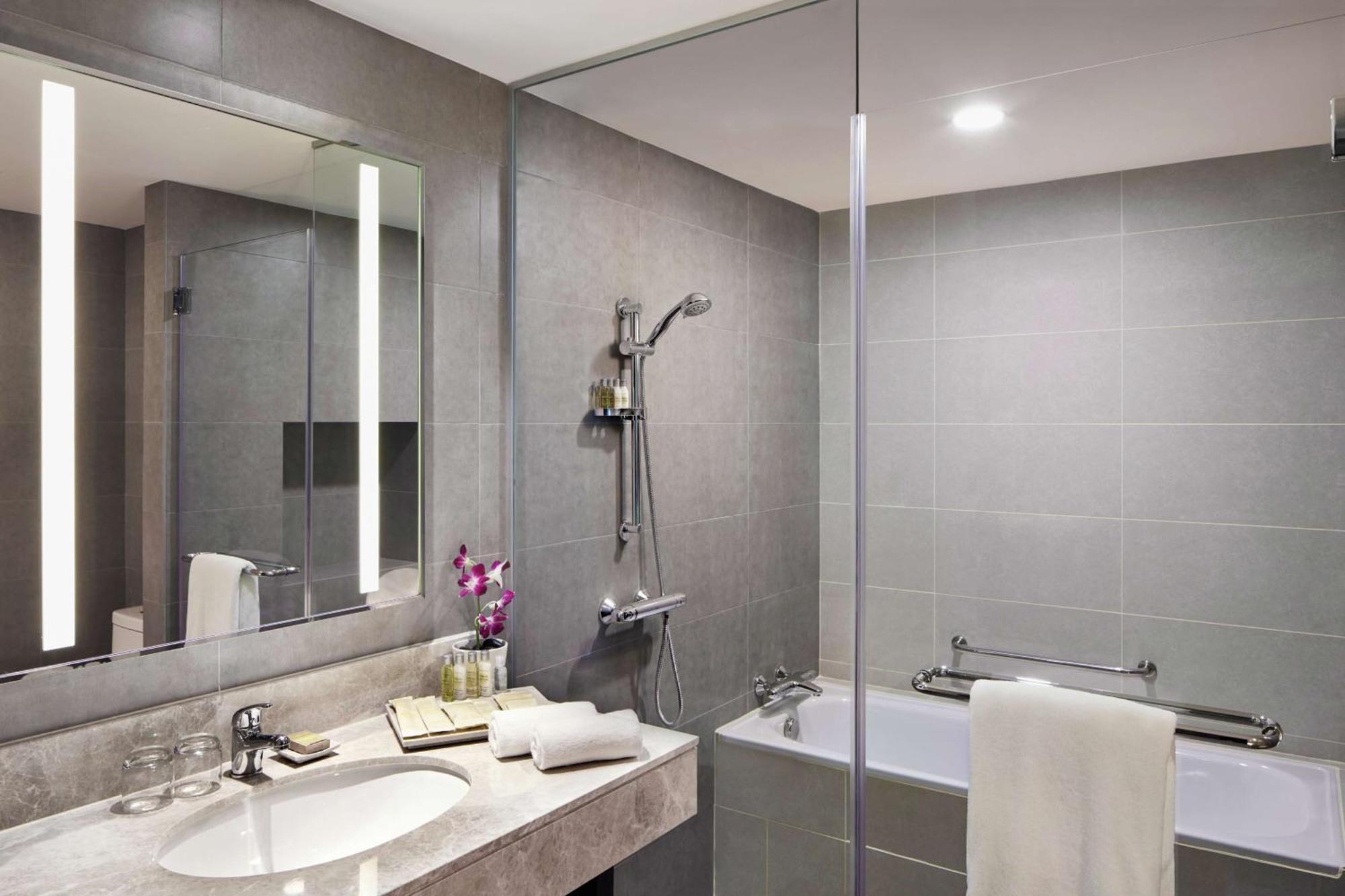 Hilton Garden Inn Пучонг Экстерьер фото
